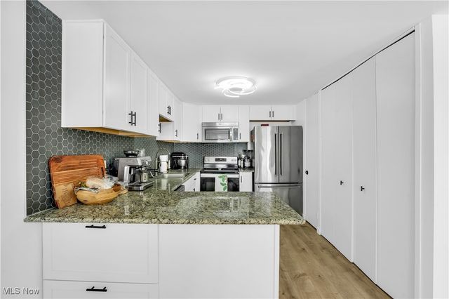 6826 Old Royalton Road 2, Brecksville, OH 44141