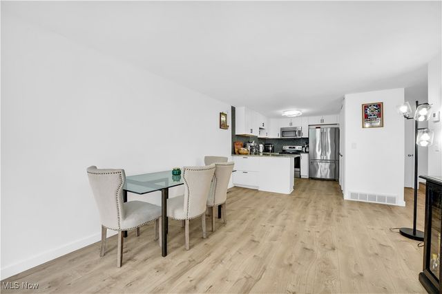 6826 Old Royalton Road 2, Brecksville, OH 44141