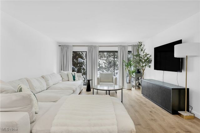 6826 Old Royalton Road 2, Brecksville, OH 44141