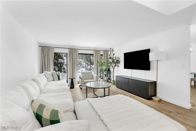 6826 Old Royalton Road 2, Brecksville, OH 44141