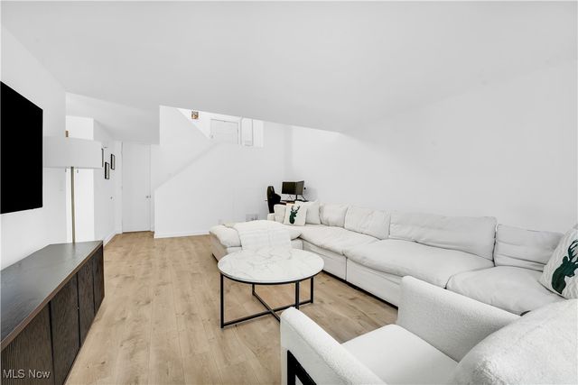 6826 Old Royalton Road 2, Brecksville, OH 44141