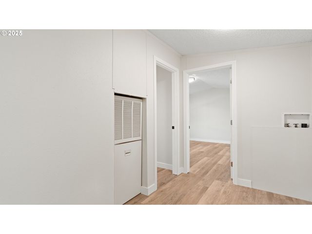 700 N MILL St 109, Creswell, OR 97426