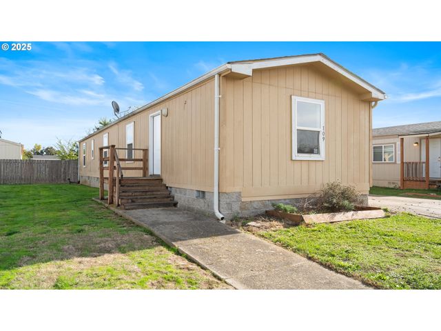 700 N MILL St 109, Creswell, OR 97426