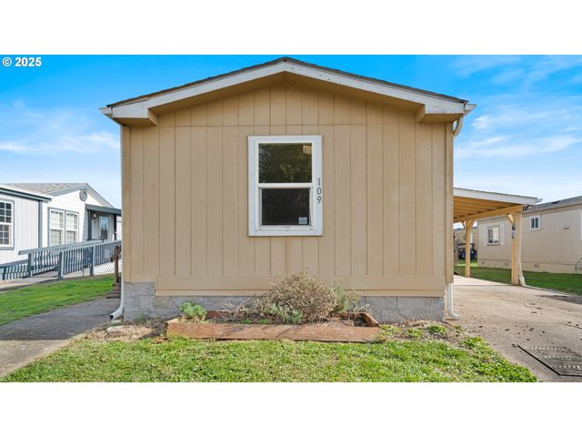 700 N MILL St 109, Creswell, OR 97426