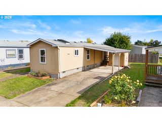 700 N MILL St 109, Creswell, OR 97426