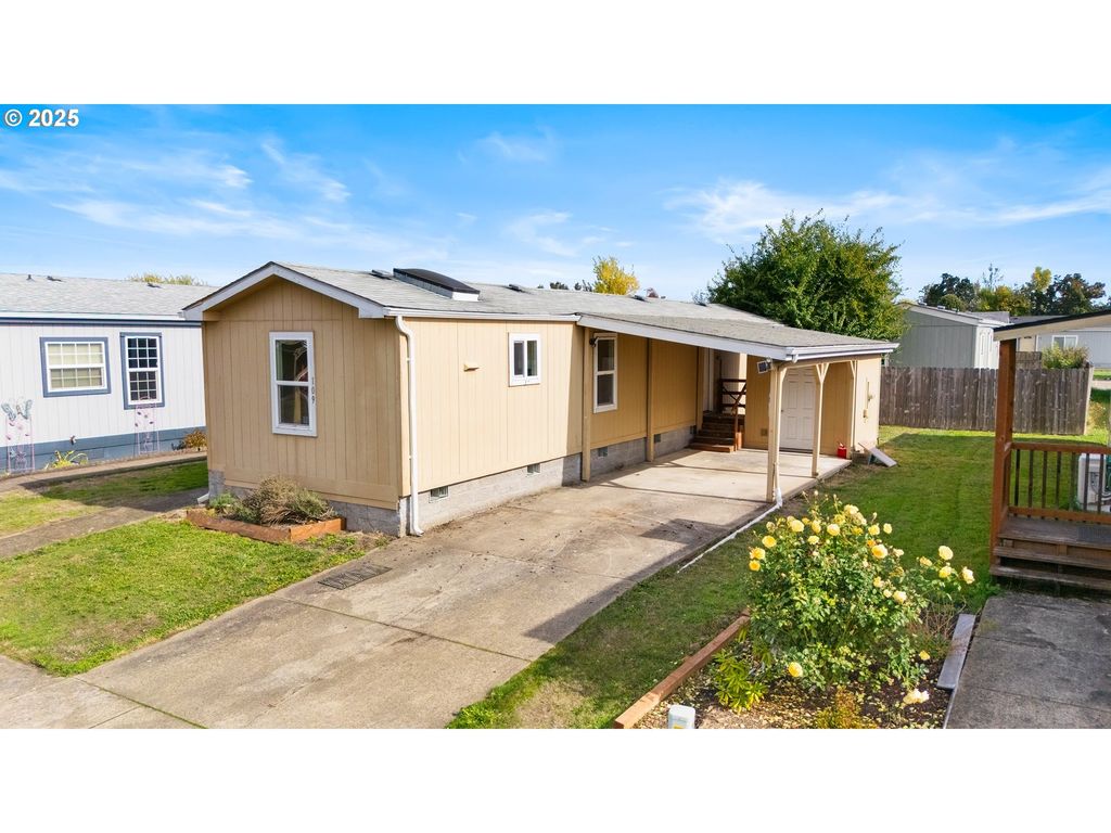 700 N MILL St 109, Creswell, OR 97426