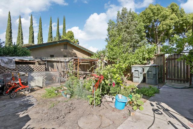 10636 Elkhorn Dr, Stockton, CA 95209