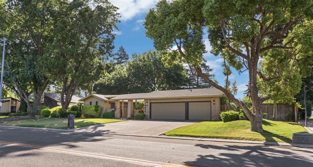10636 Elkhorn Dr, Stockton, CA 95209
