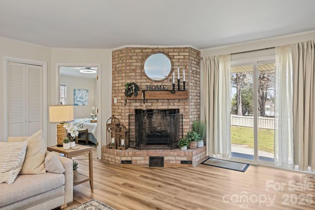 3368 N Glenola Road, Archdale, NC 27263