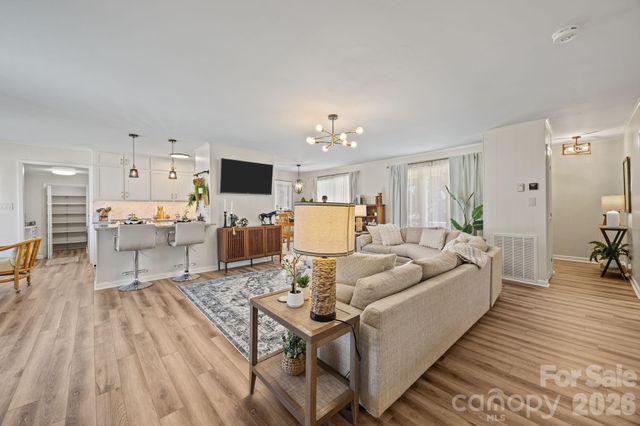 3368 N Glenola Road, Archdale, NC 27263