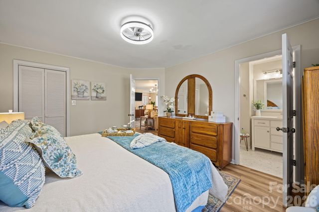 3368 N Glenola Road, Archdale, NC 27263