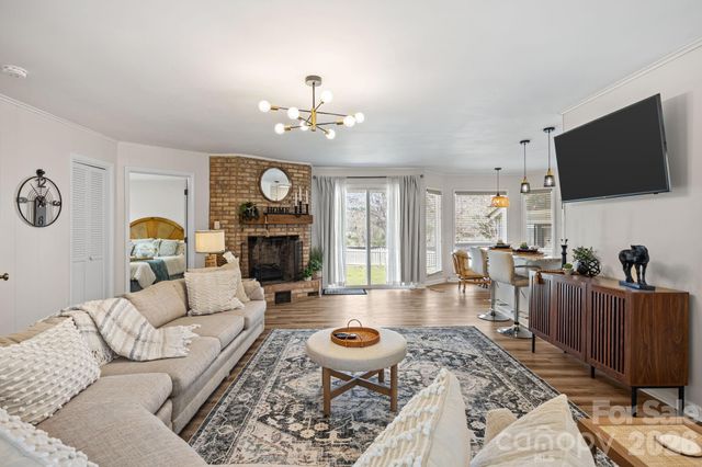 3368 N Glenola Road, Archdale, NC 27263