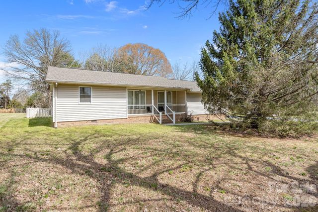3368 N Glenola Road, Archdale, NC 27263