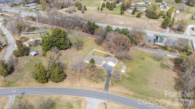 3368 N Glenola Road, Archdale, NC 27263