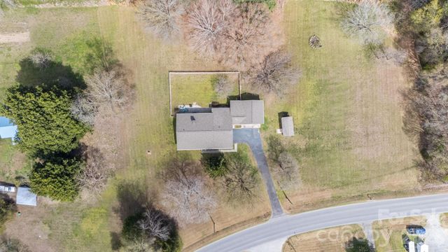 3368 N Glenola Road, Archdale, NC 27263