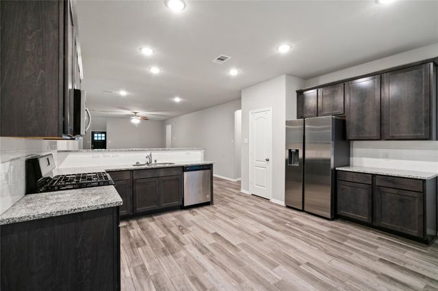 25738 Boxwood Hedge Lane, Tomball, TX 77375
