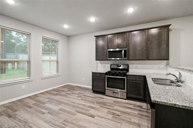 25738 Boxwood Hedge Lane, Tomball, TX 77375