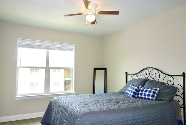 1212 Glen Garden Drive, Fort Worth, TX 76104