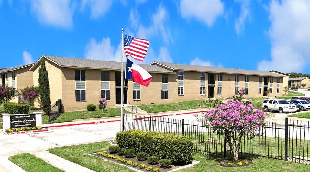 1212 Glen Garden Drive, Fort Worth, TX 76104