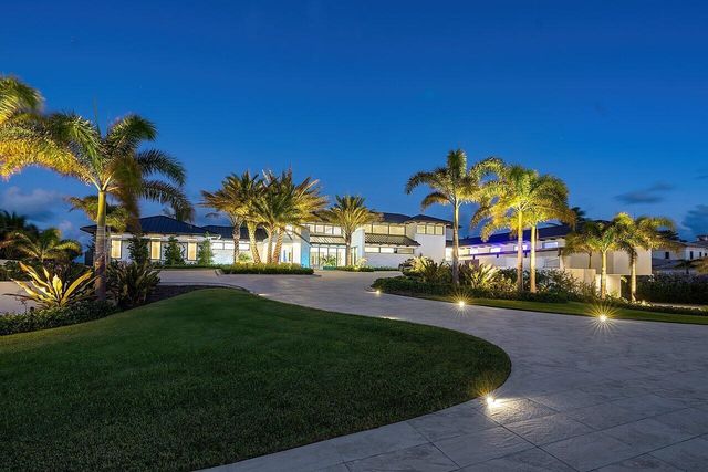 3016 SE Dune Drive, Stuart, FL 34996
