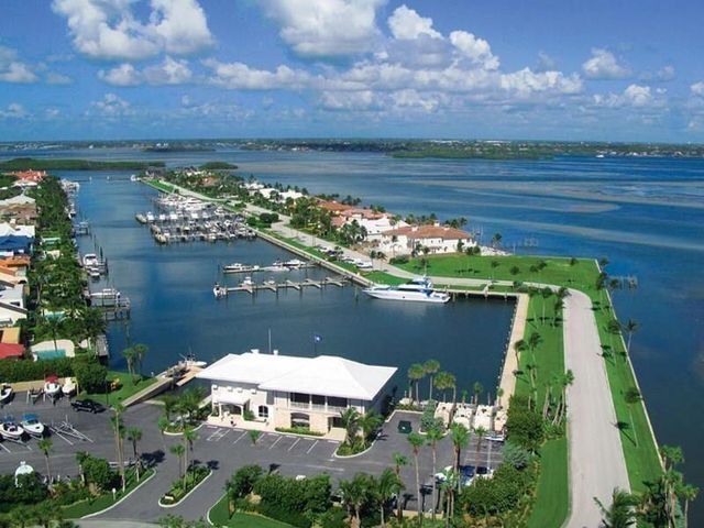 3016 SE Dune Drive, Stuart, FL 34996