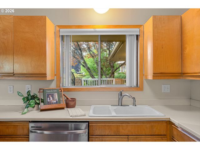 1470 Se 37TH Ave, Hillsboro, OR 97123