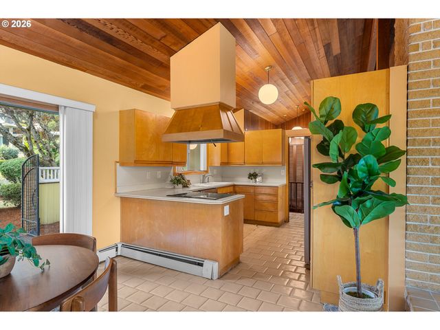 1470 Se 37TH Ave, Hillsboro, OR 97123