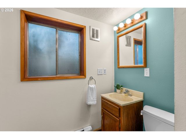 1470 Se 37TH Ave, Hillsboro, OR 97123