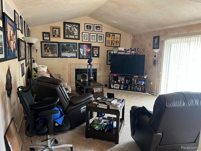 14894 Santa Anita Avenue, Livonia, MI 48154