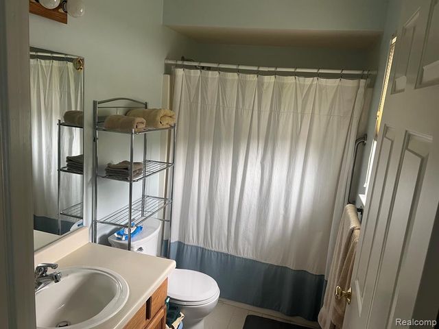 14894 Santa Anita Avenue, Livonia, MI 48154