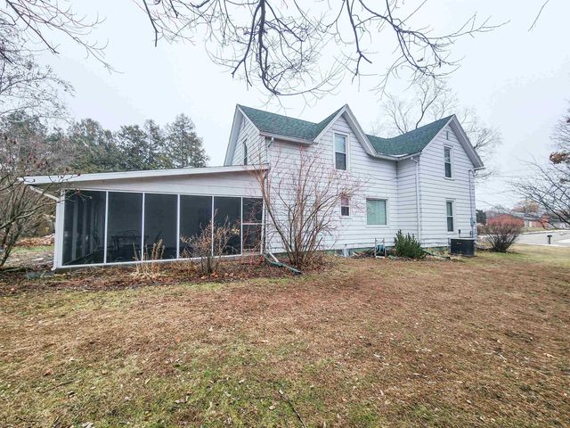 416 Prospect Street, Manchester, IA 52057