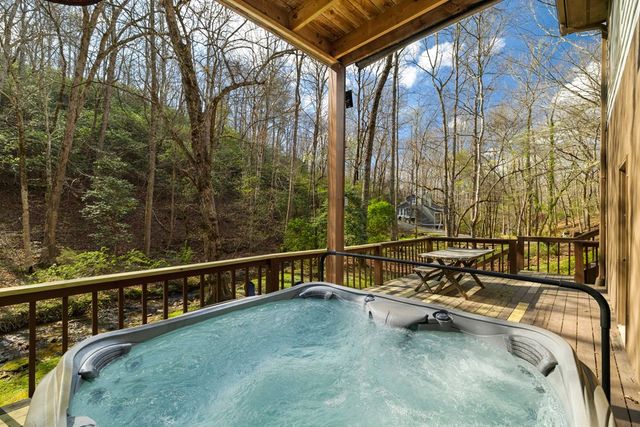 1396 Cherokee Trail, Young Harris, GA 30582