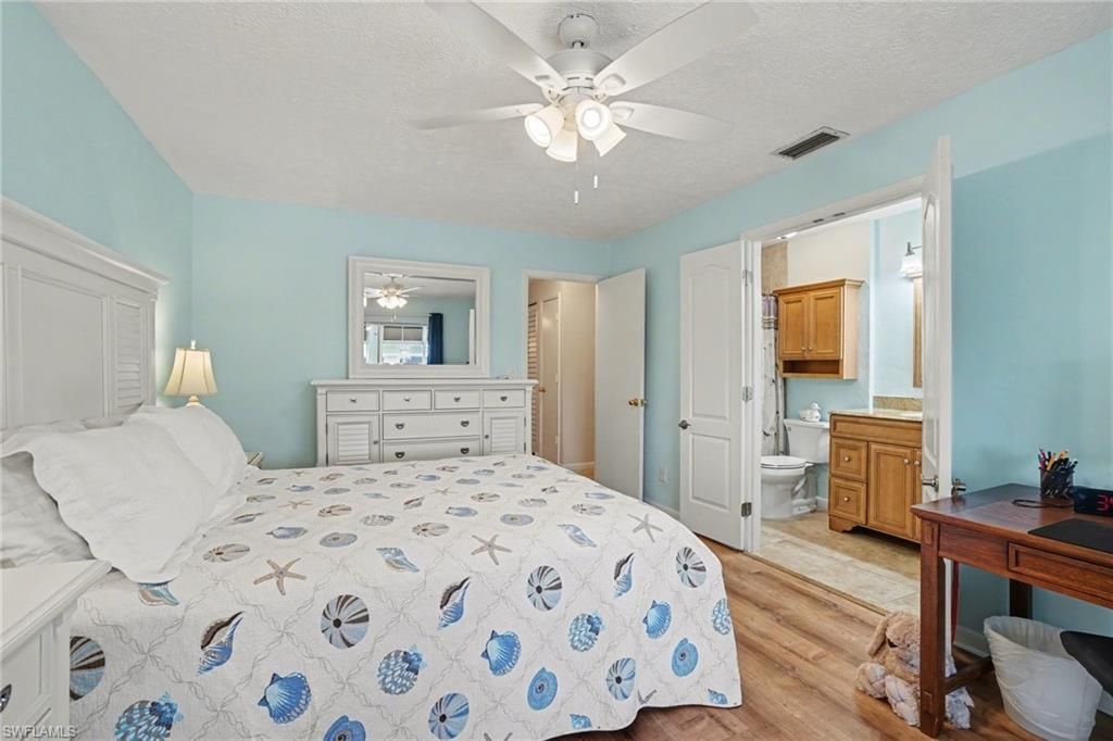 Image 16 of property listing at 1206 SE 46th ST 2G, Cape Coral, FL 33904