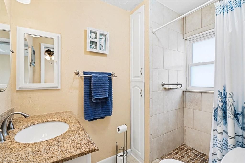 Image 20 of property listing at 1206 SE 46th ST 2G, Cape Coral, FL 33904