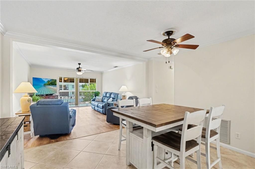 Image 8 of property listing at 1206 SE 46th ST 2G, Cape Coral, FL 33904