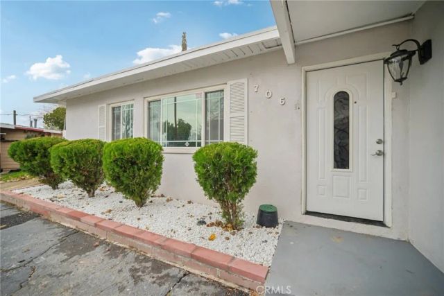 706 Woodgate, Lancaster, CA 93534