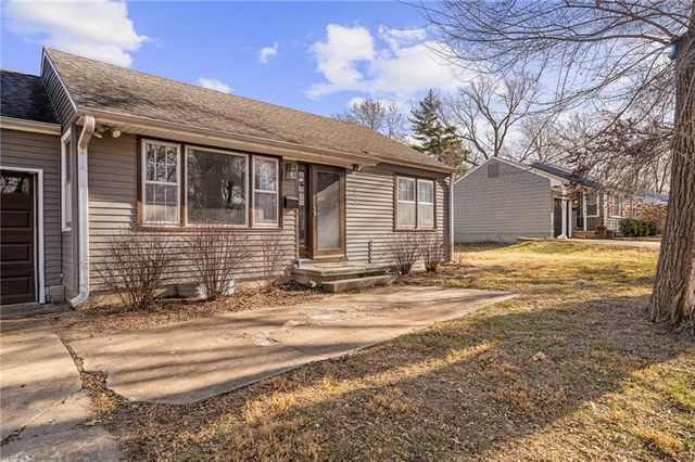 8133 Woodward Street, Overland Park, KS 66204