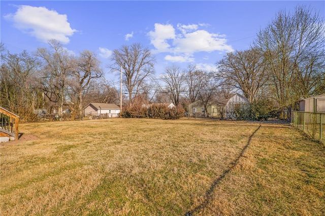 8133 Woodward Street, Overland Park, KS 66204