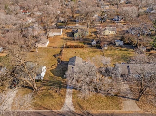 8133 Woodward Street, Overland Park, KS 66204