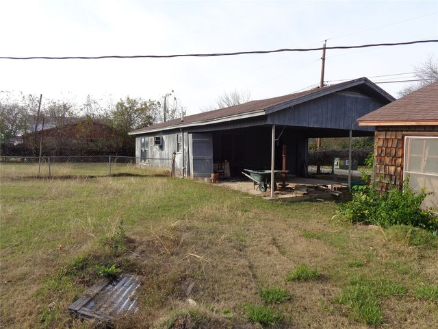 600 S 3rd Street, Grandview, TX 76050