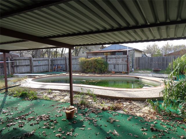 600 S 3rd Street, Grandview, TX 76050