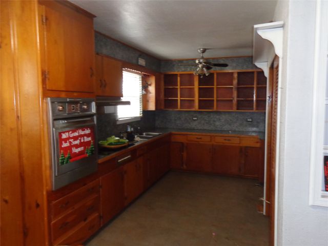 600 S 3rd Street, Grandview, TX 76050