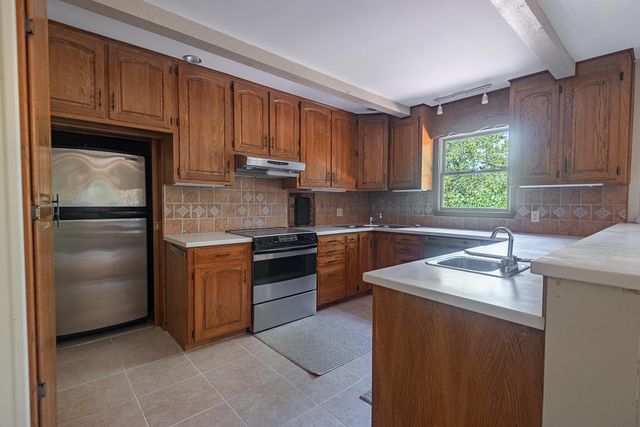4439 E Fox Bluff Lane, Springfield, MO 65809