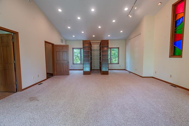 4439 E Fox Bluff Lane, Springfield, MO 65809