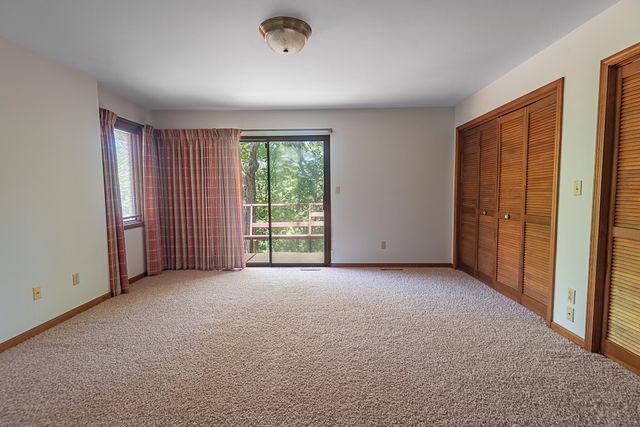 4439 E Fox Bluff Lane, Springfield, MO 65809