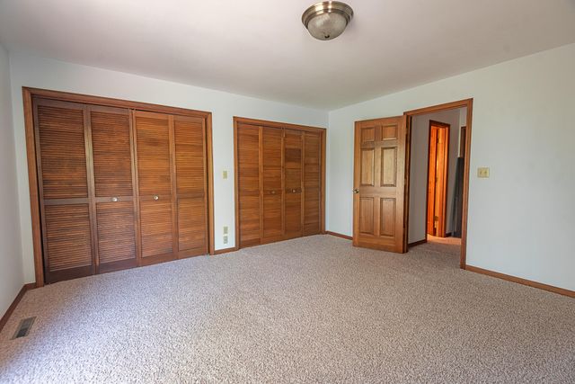 4439 E Fox Bluff Lane, Springfield, MO 65809