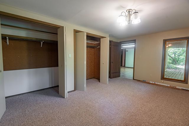4439 E Fox Bluff Lane, Springfield, MO 65809