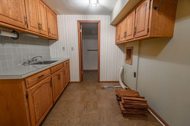 4439 E Fox Bluff Lane, Springfield, MO 65809
