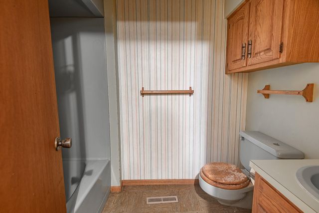 4439 E Fox Bluff Lane, Springfield, MO 65809