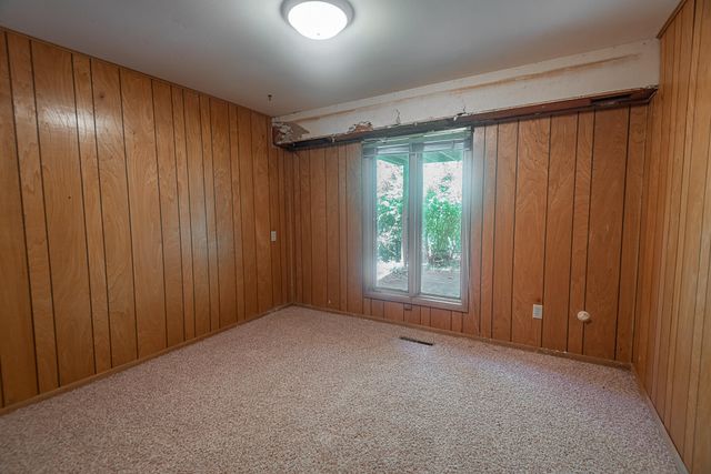 4439 E Fox Bluff Lane, Springfield, MO 65809